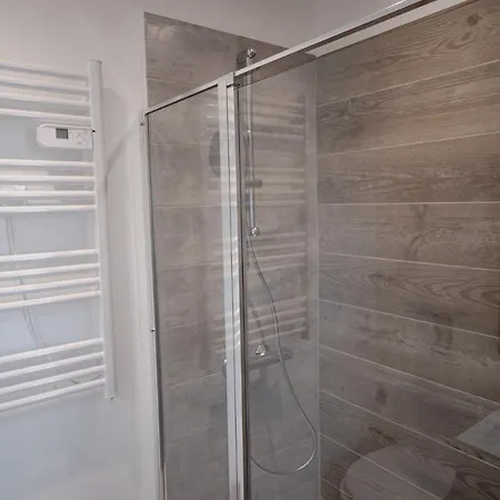 Cozy Avec Stationnement Gratuit Apartment