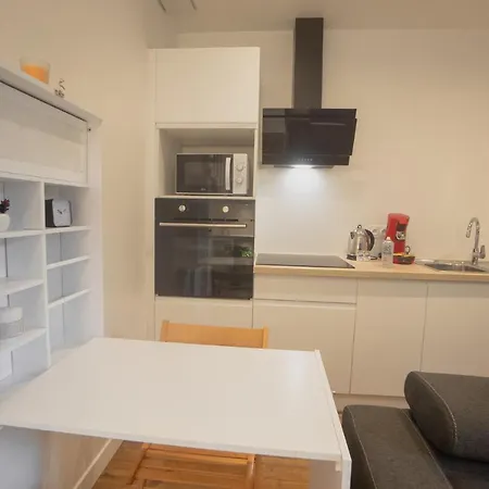 Cozy Avec Stationnement Gratuit Apartment *